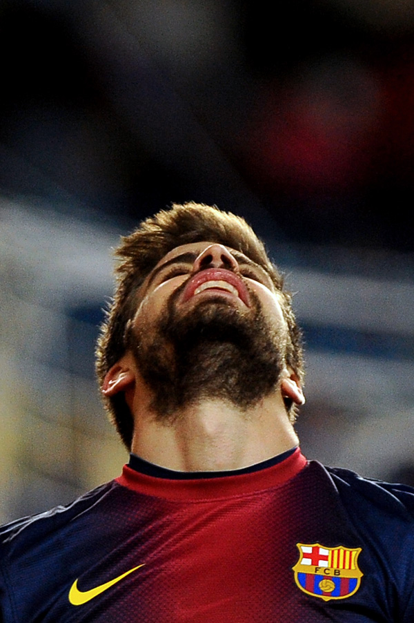 Así le dedicó el gol Piqué a su pequeño Milan (Fotos)