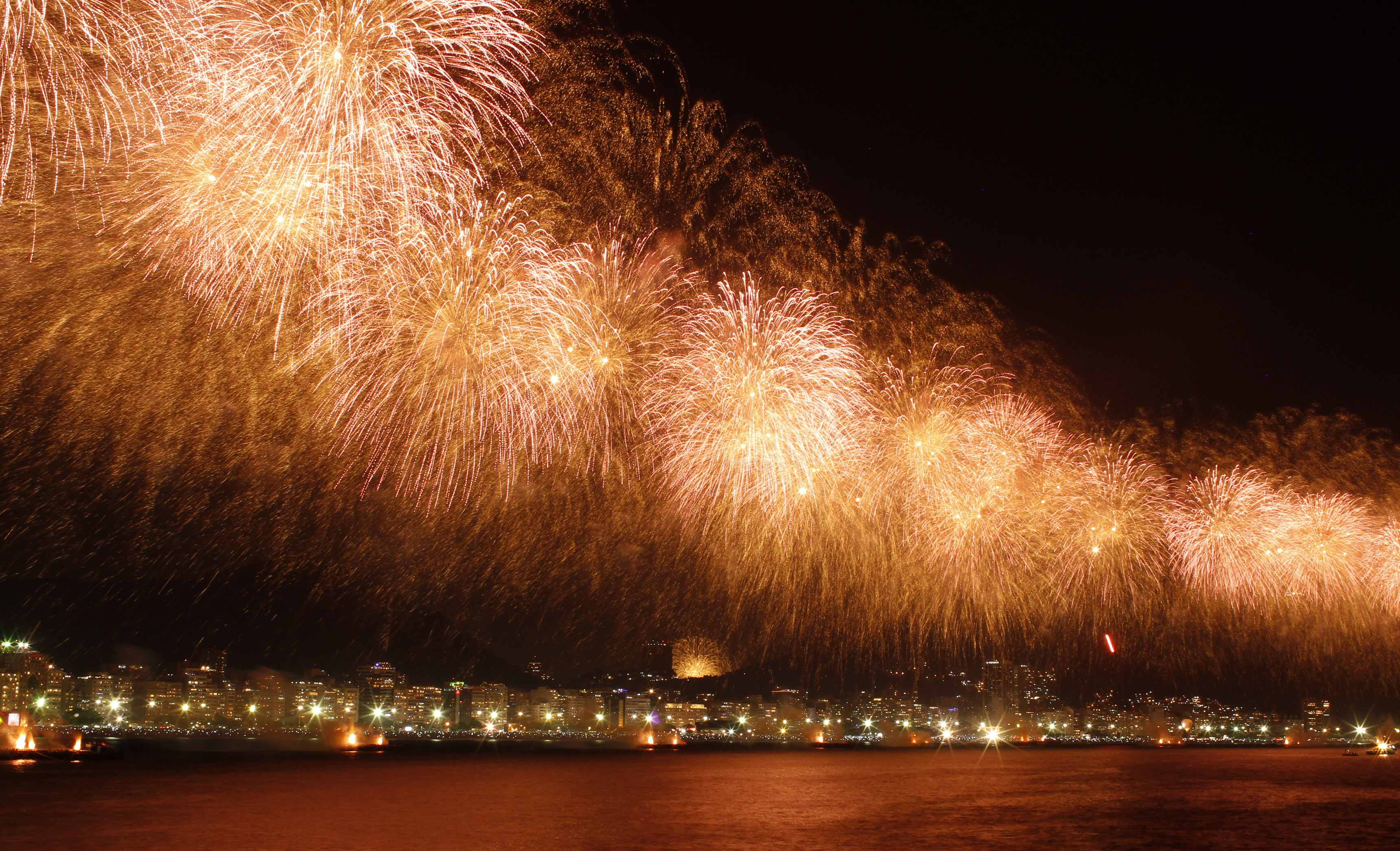 Fiesta de Año Nuevo en Rio de Janeiro dejó 800 toneladas de basura