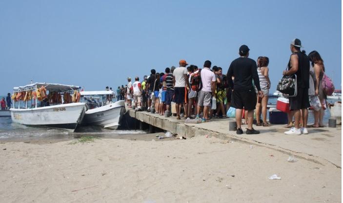 Se quejan de las largas colas para visitar Mochima