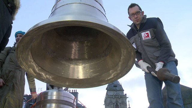 La catedral de Notre-Dame de París recibe sus nueve campanas nuevas (Video)