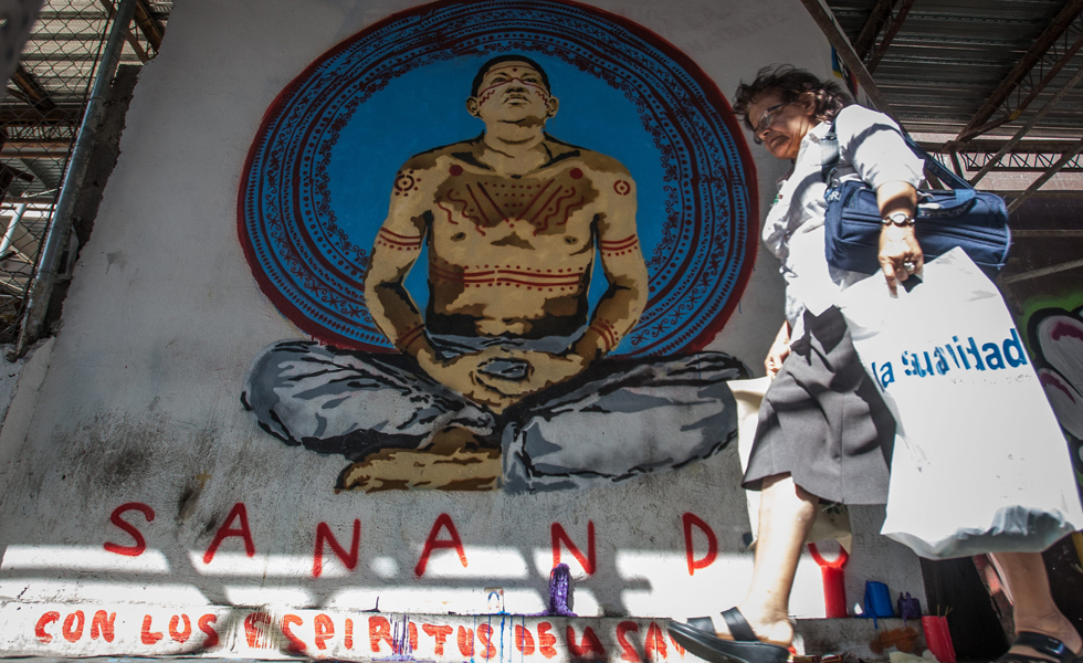 Chávez no está, pero sigue presente en las calles (Fotos)