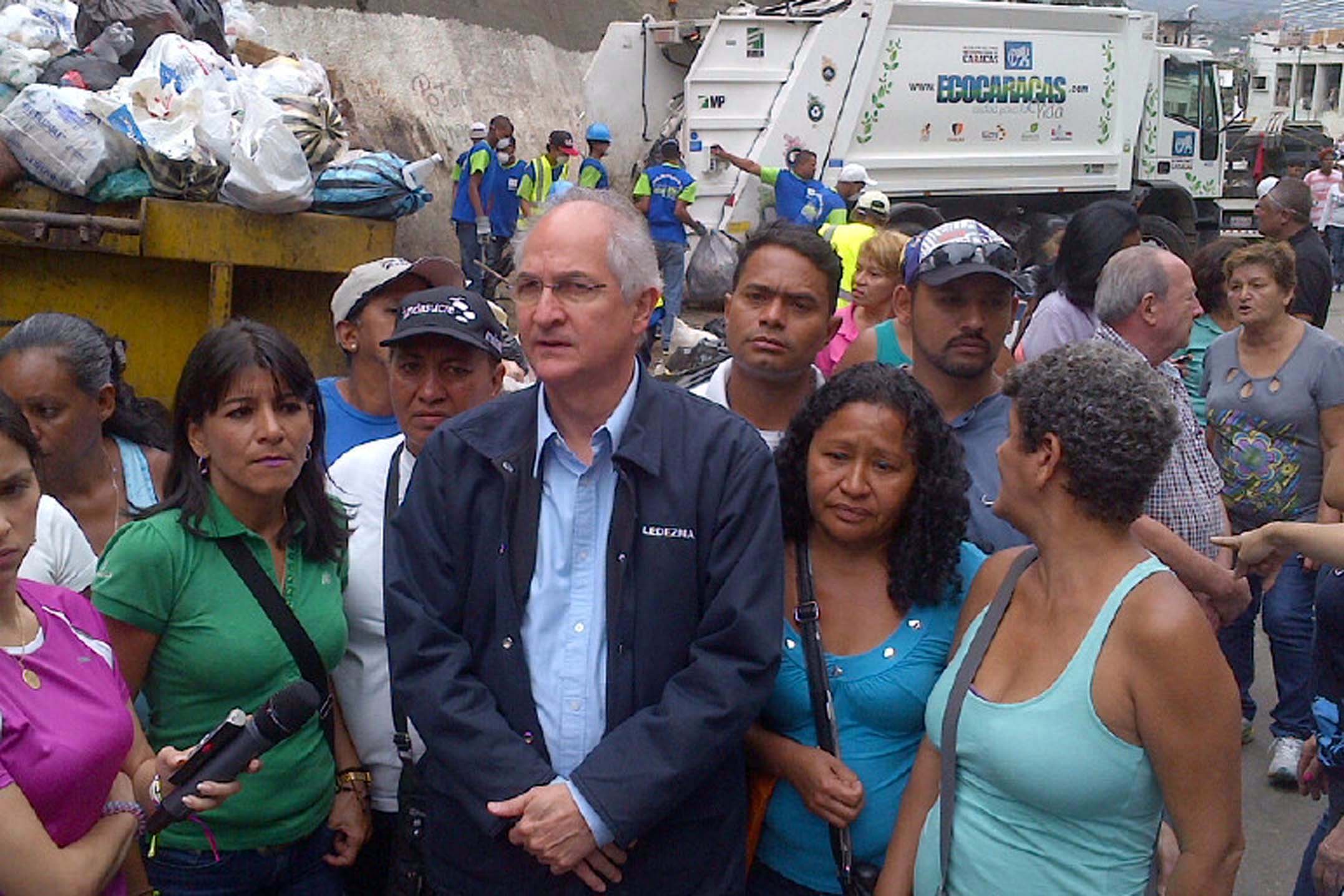 Alcaldía Metropolitana llevó operativo de limpieza a calles de Petare