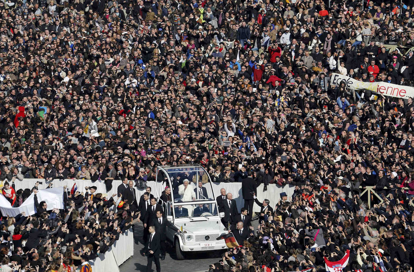 El Papa se despide en emotiva audiencia (Fotos y Video)