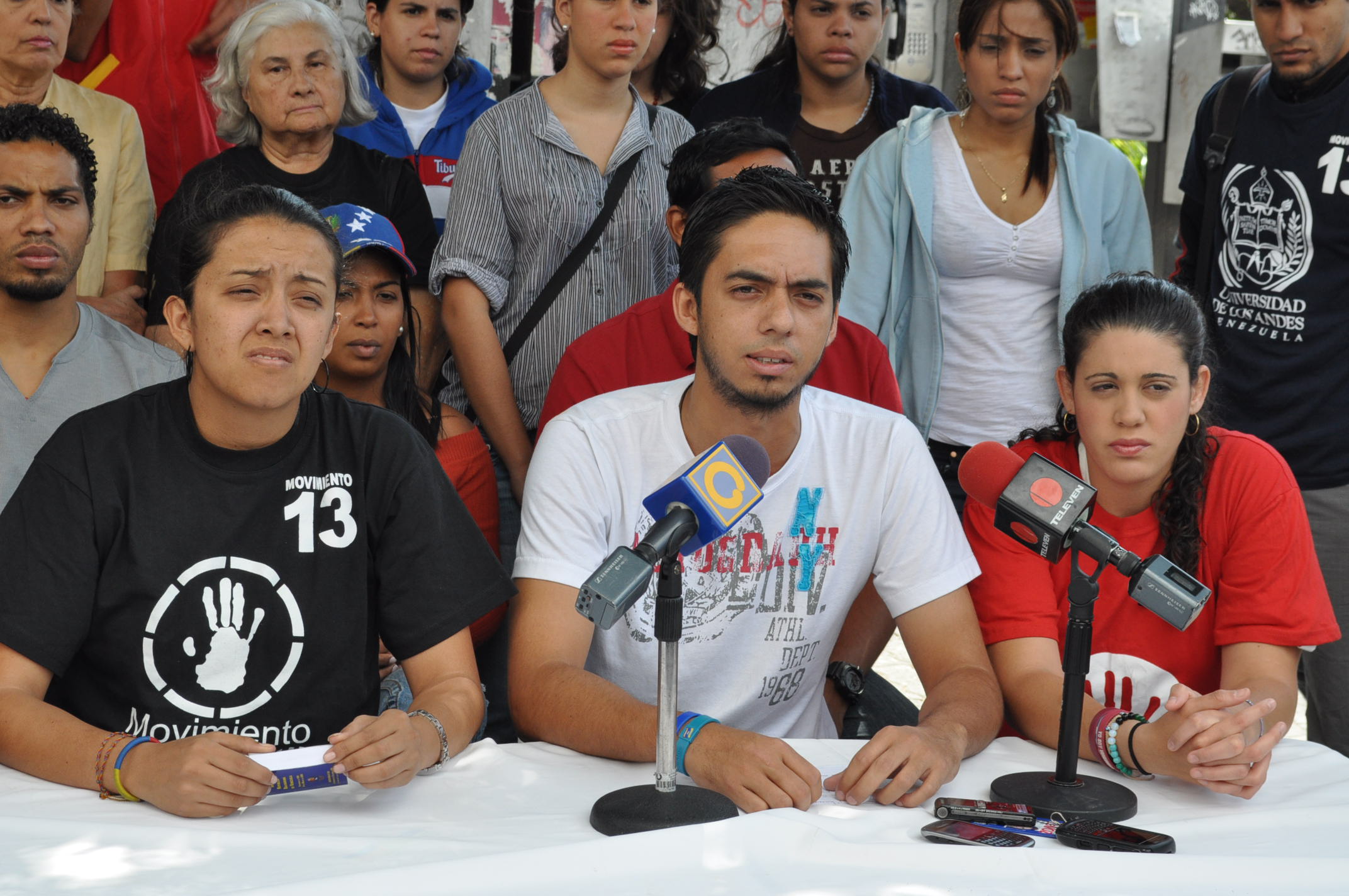 Si Chávez no aparece, estudiantes irán al Hospital Militar