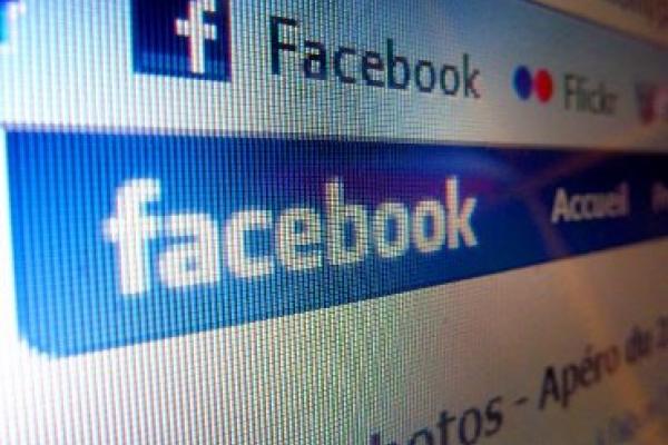 Robaron 16 mil claves de Facebook