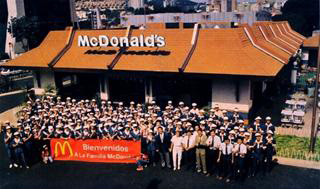 Cierra el primer McDonald´s que abrió en Venezuela en 1985 (FOTO)