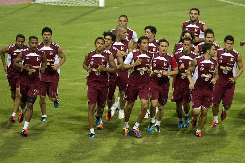 Legionarios Vinotinto llegan “pelo a pelo” para entrenar en España