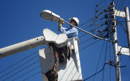 Empresarios exigen discutir nuevos esquemas del uso racional de energía