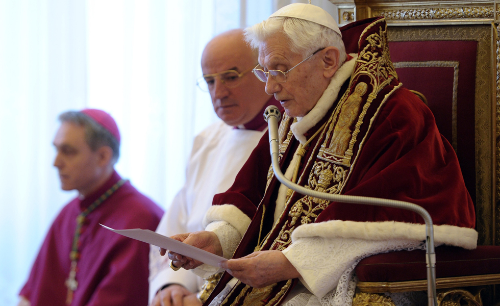 El Papa decidió renunciar hace casi un año