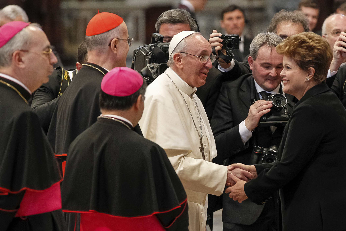 Rousseff: El papa es argentino, Dios es brasileño