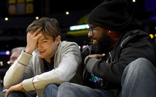 Estrellas de Hollywood disfrutaron de una noche de baloncesto (Fotos)