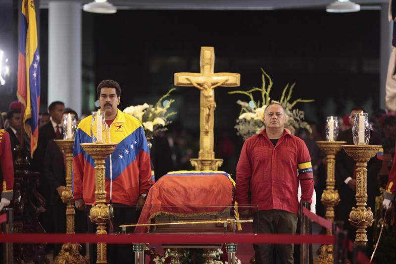 Seguidores de Sai Baba ya bendijeron al próximo sucesor de Chávez