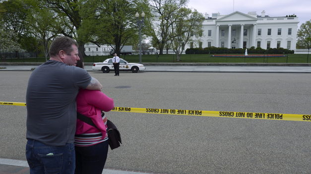 Corredores de Washington se visten de amarillo y azul en homenaje a Boston