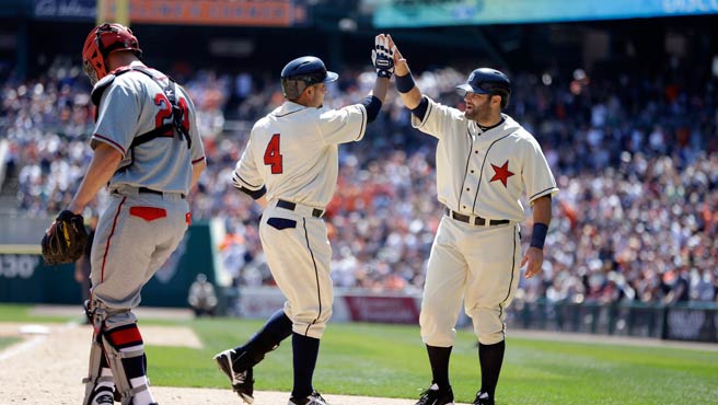 Omar Infante la metió en las gradas en triunfo de los Tigres de Detroit