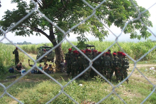 Mantienen estrictos controles militares en las trochas fronterizas