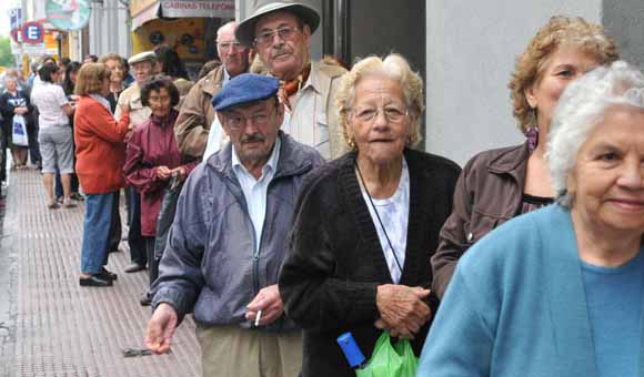 Pensionados del Ivss recibirán pago del mes de abril mañana