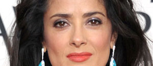 Salma Hayek dormirá con un alce (VIDEO)