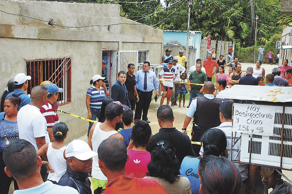 Hallan a joven desaparecida enterrada en el patio de su casa