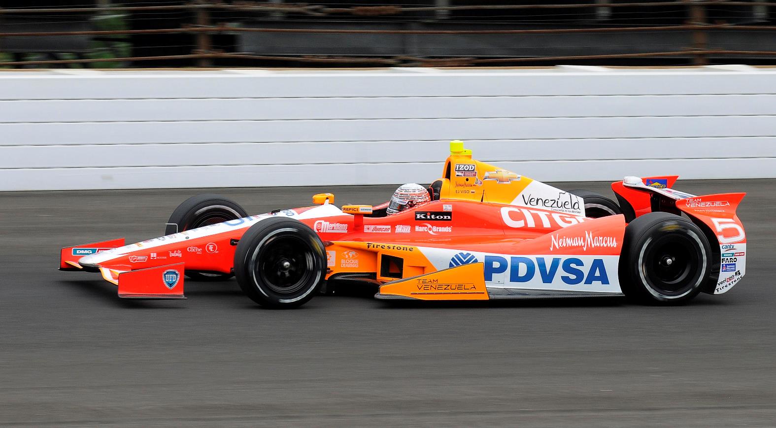 A Ernesto Viso se le escapó la gloria en los pits de Indianápolis