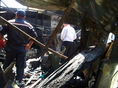 Muere niño al incendiarse su casa en la carretera vieja Caracas-Los Teques (Foto)