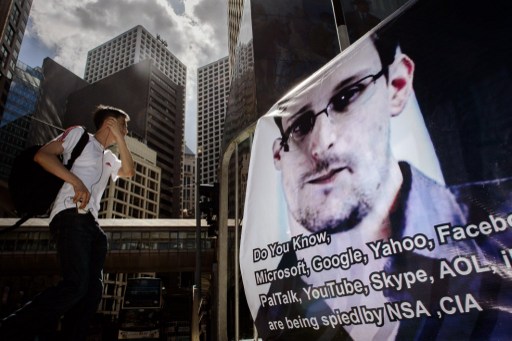 Ecuador niega haber dado un documento de viaje a Snowden