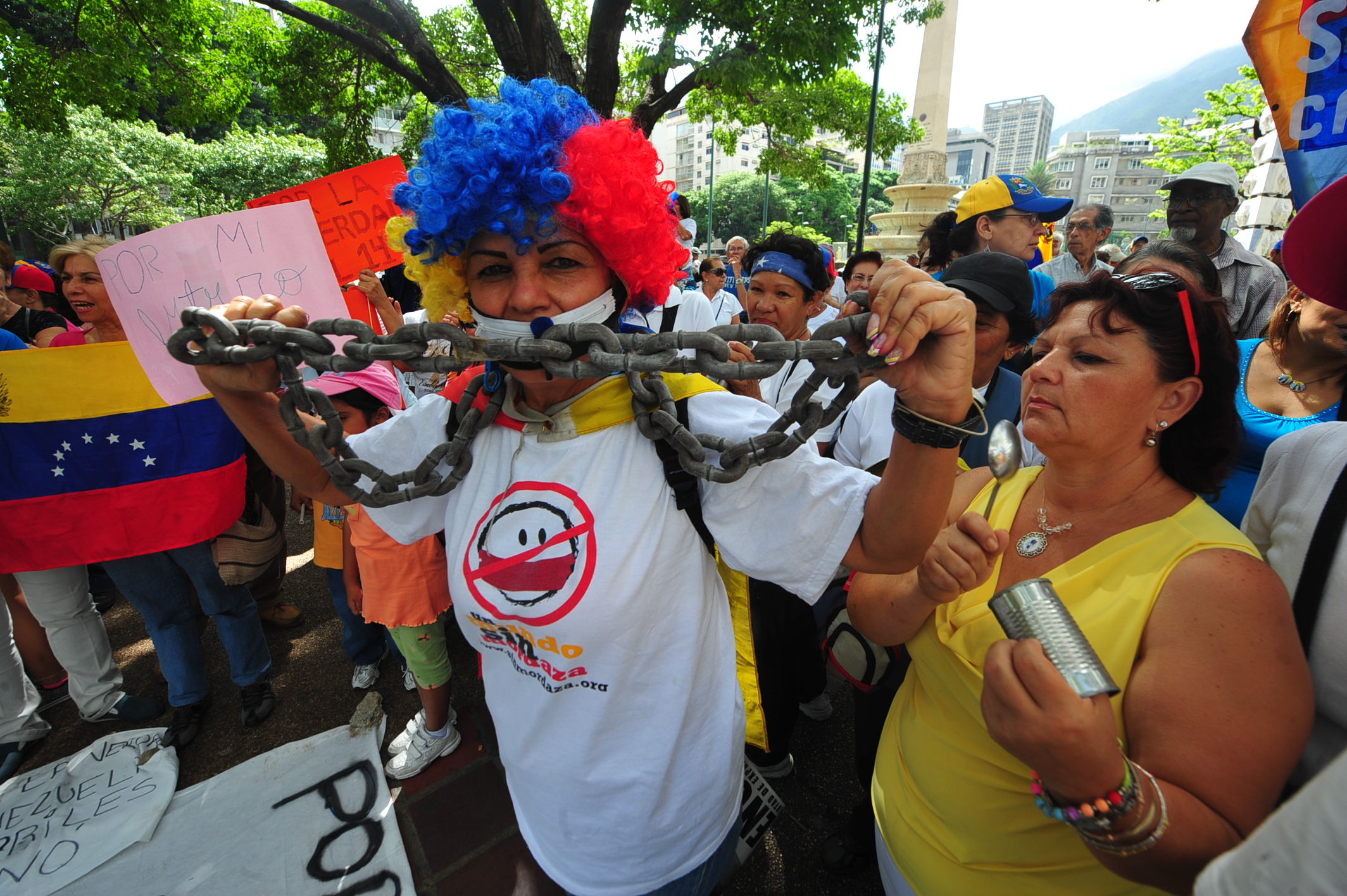 Así protestan en plaza Altamira  contra el Gobierno ilegítimo (Fotos)