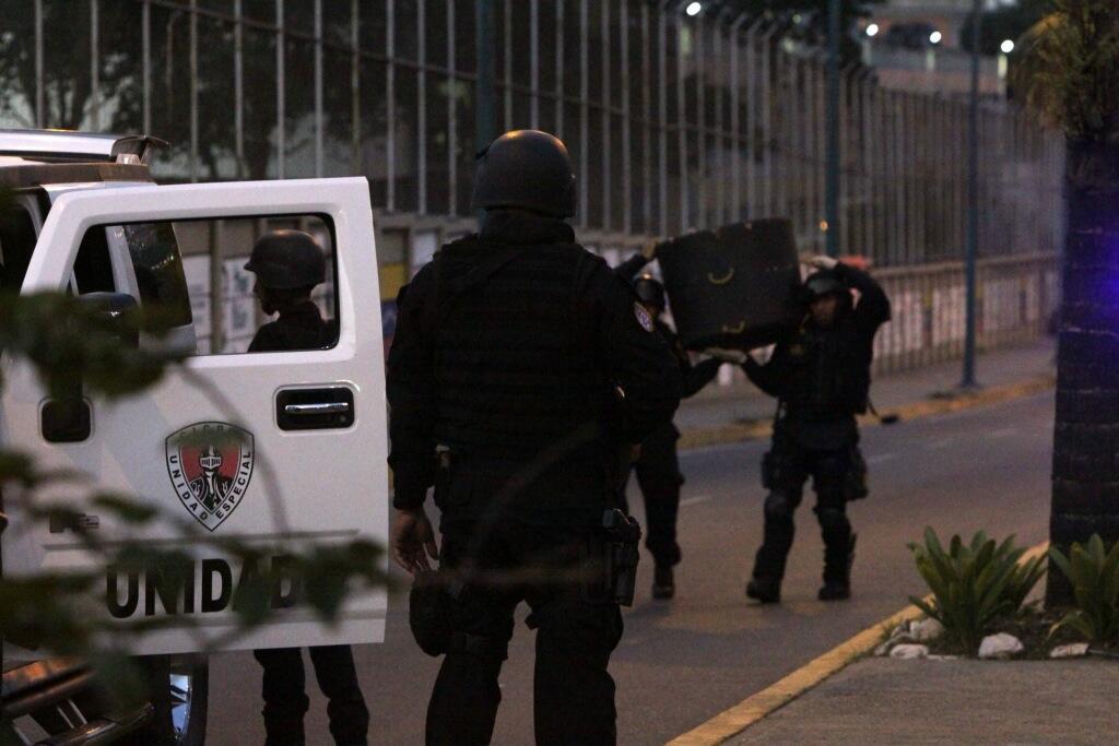 Hallan presunto artefacto explosivo en estación La Hoyada #12Jun