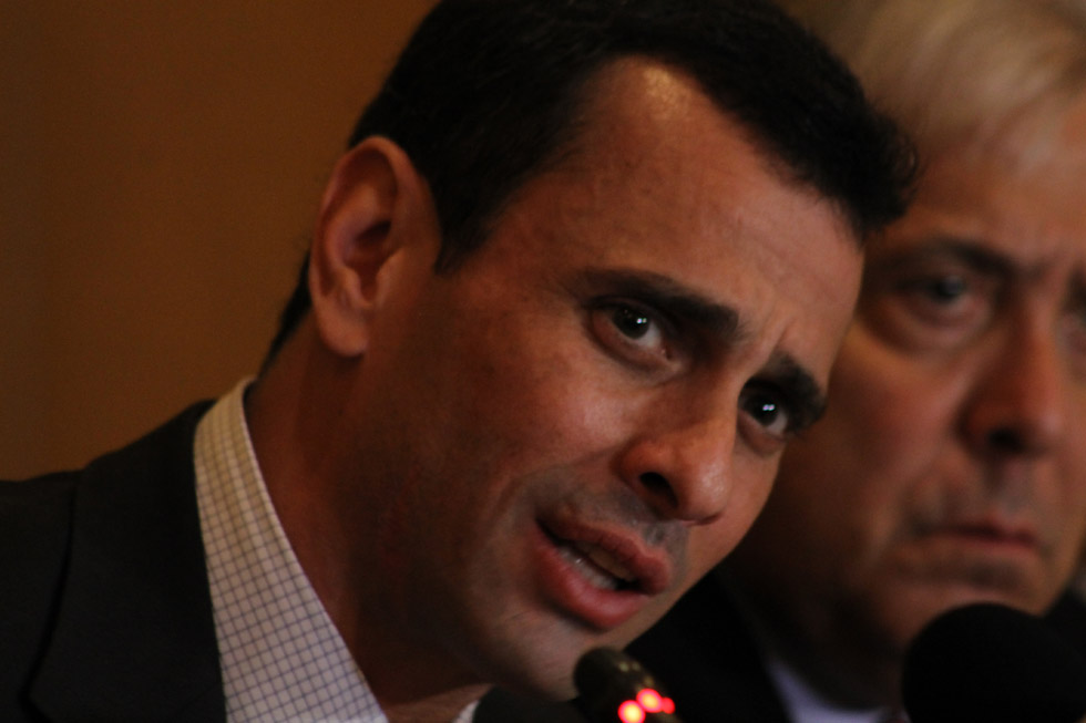 Capriles considera “un honor” que “el corrupto más grande de la historia de Venezuela” los ataque