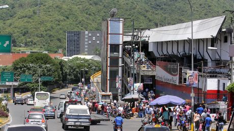 Permisos de viaje a menores de edad se otorgarán en terminal La Bandera