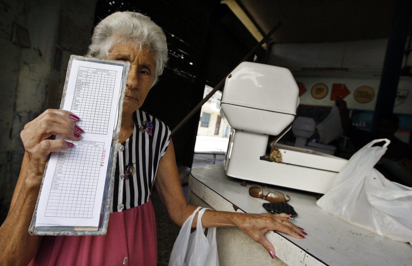 Libreta de racionamiento cubana cumple 50 años