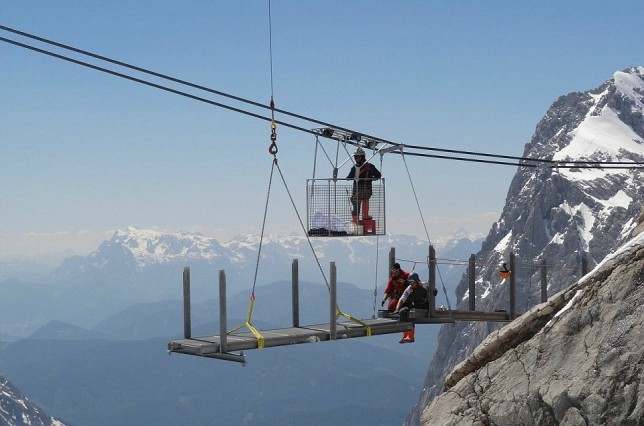 Ya está abierto el mirador más escalofriante del mundo (Fotos)