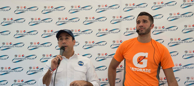 Greivis Vásquez compartió con niños en la comunidad de Coche (Fotos)