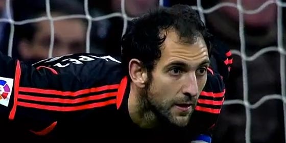 Diego López titular, Casillas al banco otra vez