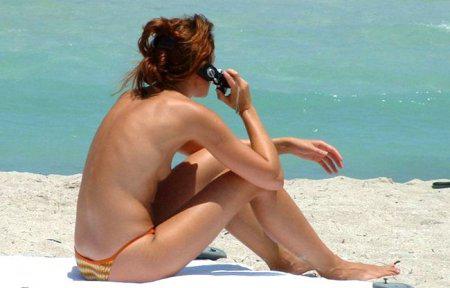 A la cárcel por tomar sol en topless