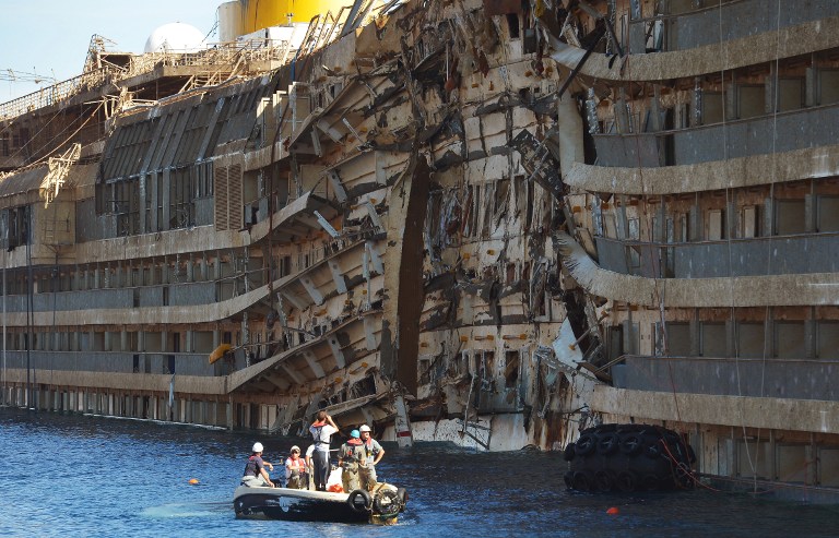 Inician búsqueda para recuperar dos cadáveres del Costa Concordia