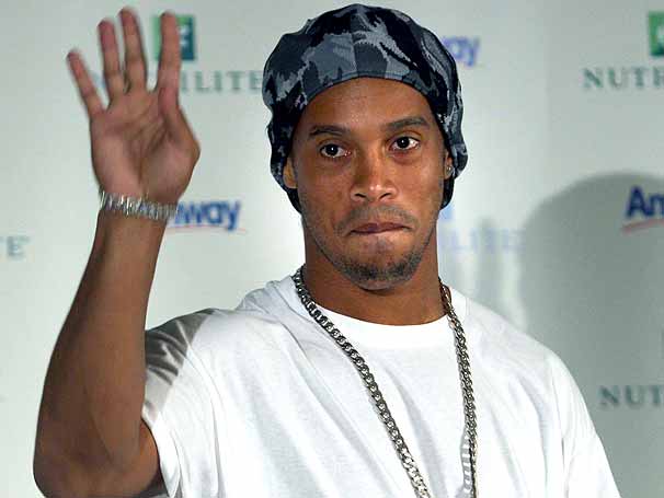 Ronaldinho Gaúcho agradece mensaje de apoyo de la presidenta brasileña