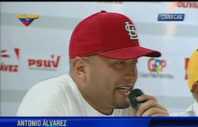 Con la gorra de los St Louis Cardinals puesta, el “Potro”, afirma que no se arrodillará ante el imperio