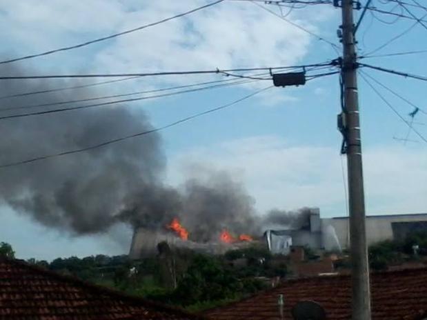 Incendio provoca una cascada de caramelo