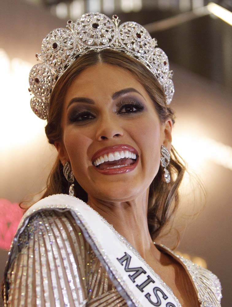 Ex reinas de Venezuela felicitan a María Gabriela Isler