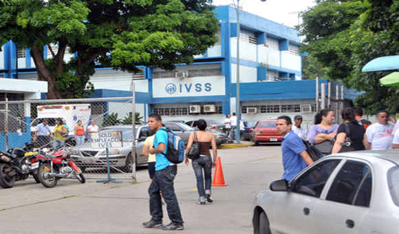 Denuncian mala atención en oficinas del Ivss