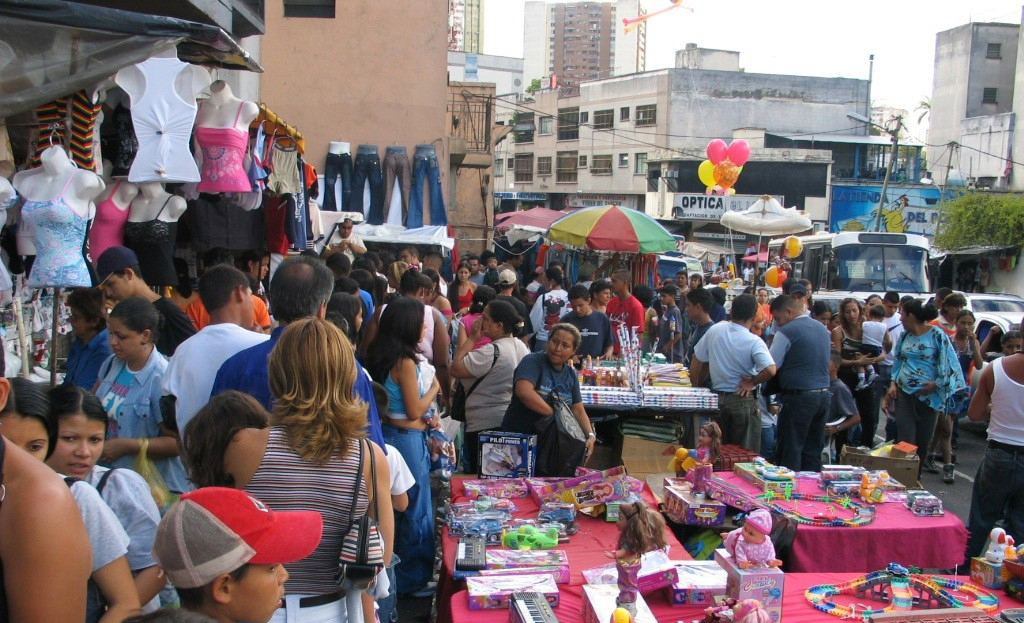 En las calles de Lara están presente los buhoneros