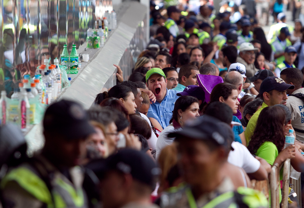 Trabajadores faltan a sus jornadas en busca de las ofertas