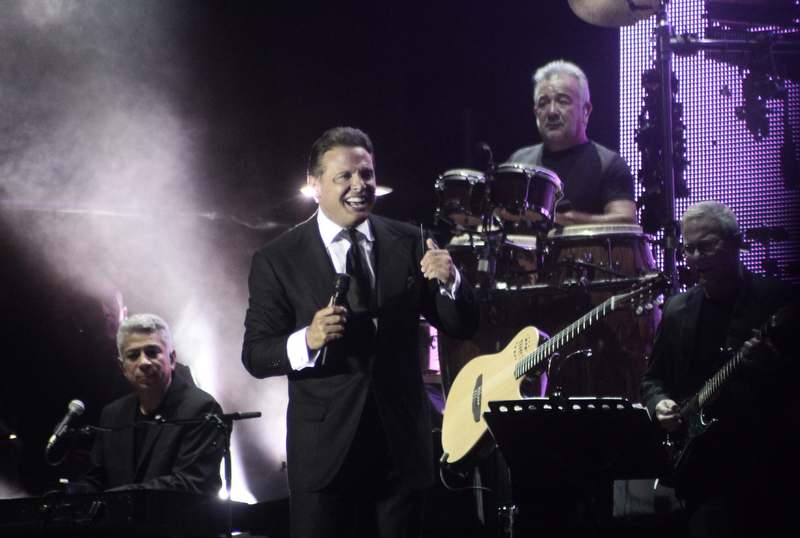 Luis Miguel cambia alojamiento en Lima por asedio de fanáticos