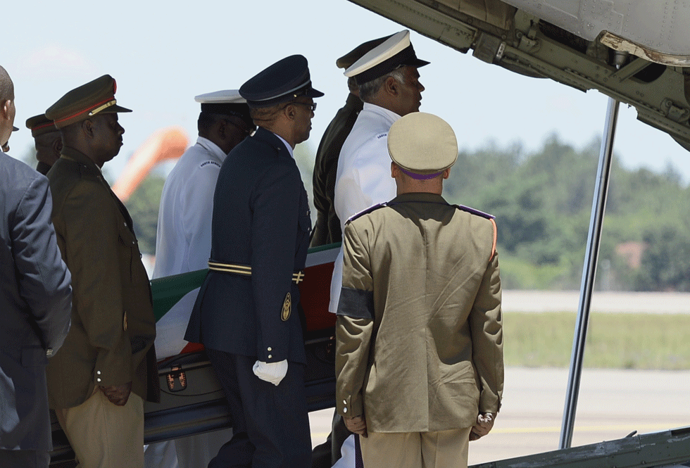 Mandela viaja al paraíso de su infancia para recibir sepultura