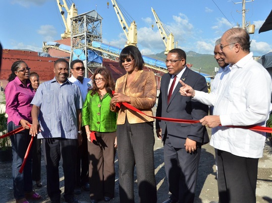 A punta de clinker Jamaica abona a su deuda de 2.500 millones de dólares con Venezuela