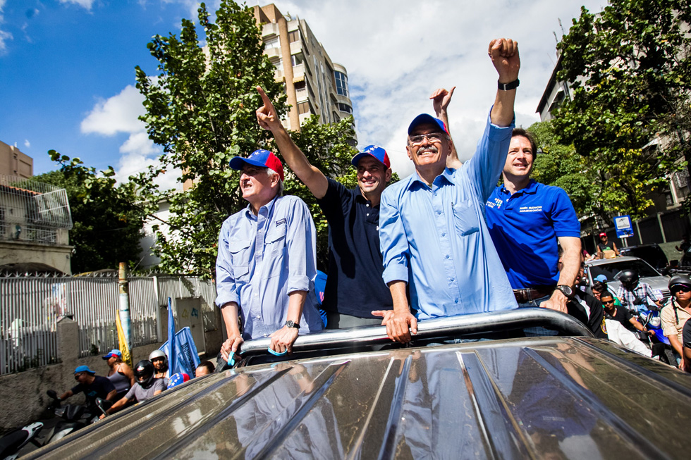 Psuv apuntó a temas locales, MUD a plebiscito