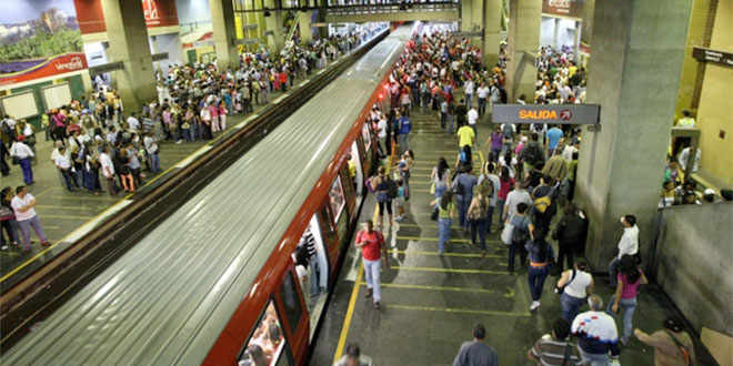 Estación Plaza Venezuela presta servicios comerciales tras descartar sospecha de maletín bomba este #19Feb