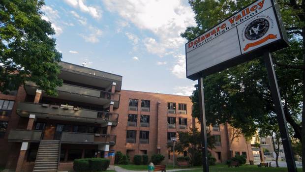 Dos heridos en tiroteo en secundaria de Filadelfia