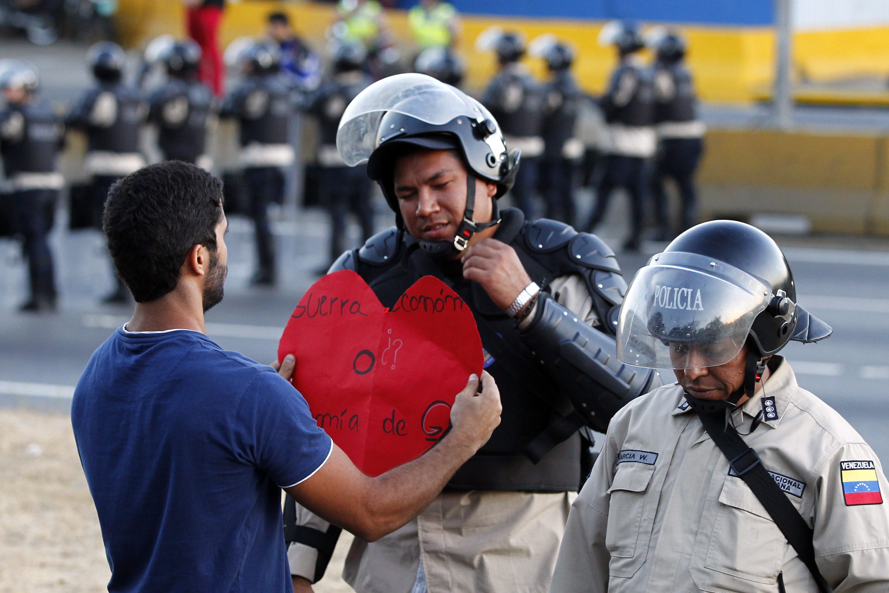 San Valentín desde plaza Altamira: prevalecerá el amor, caerán las rojas diferencias, oremos