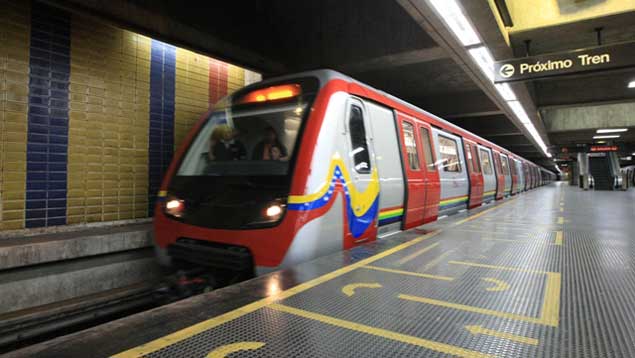 Cierran estación Plaza Sucre del Metro de Caracas por protesta de buhoneros